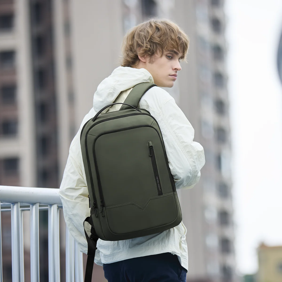 HK Expandable Business Backpac - Embroidery Frame ulasan dan harga