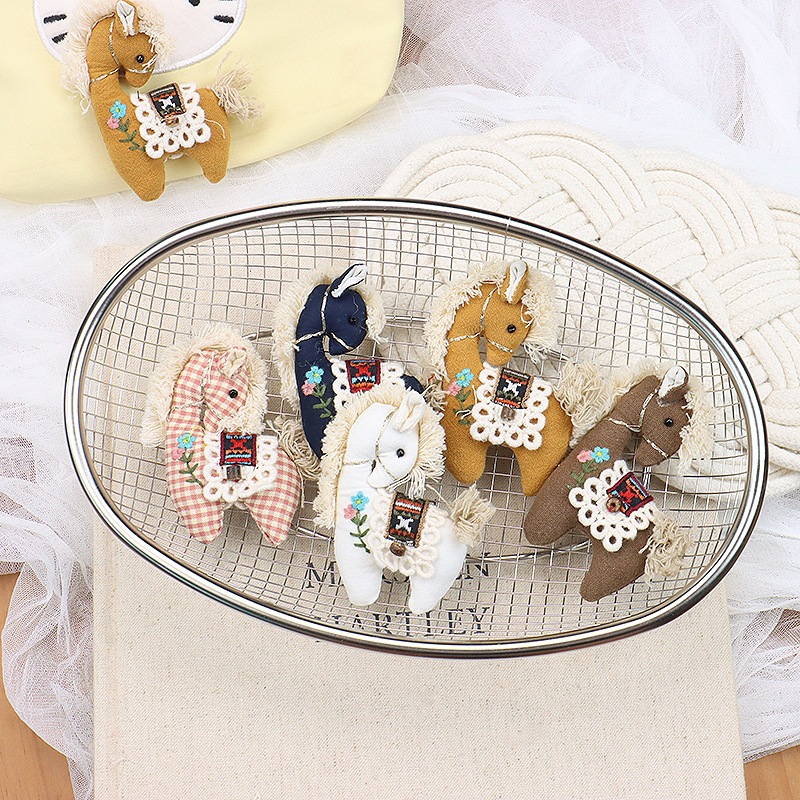 Cute Plaid Pony Brooch Handmad - Embroidery Horse ulasan dan harga