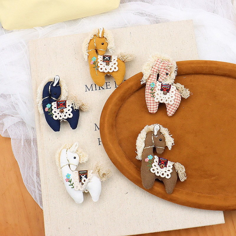 Cute Plaid Pony Brooch Handmad - Embroidery Horse ulasan dan harga