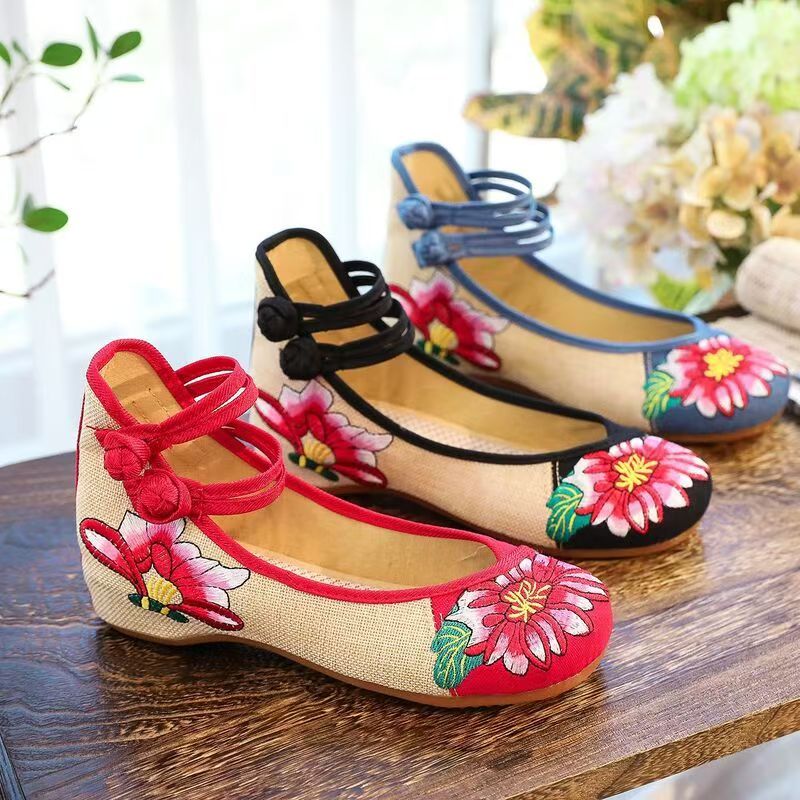 Woman Wedges Embroidered Cloth - Embroidery Horse ulasan dan harga