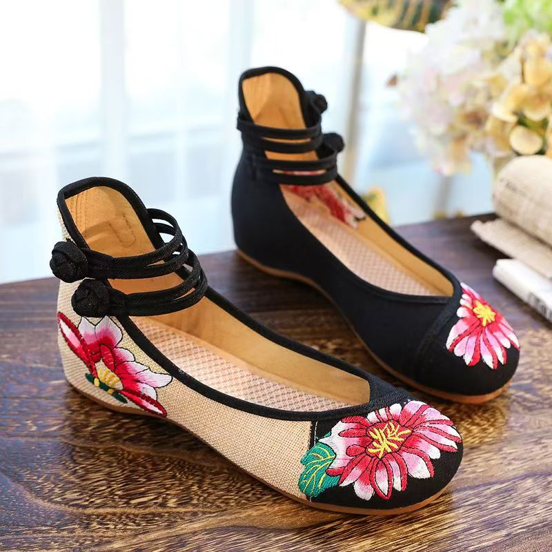 Woman Wedges Embroidered Cloth - Embroidery Horse ulasan dan harga